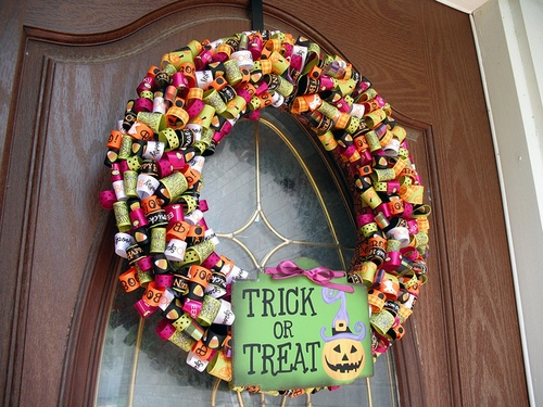 венок на дверь для Хэллоуина